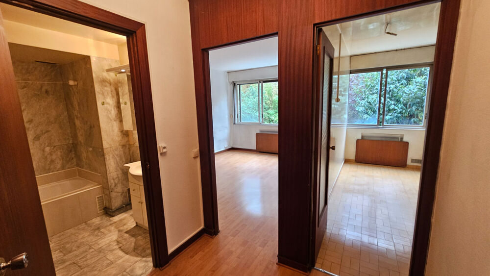 Vente Appartement BEAU ET GRAND STUDIO VUR SUR JARDIN Paris 16