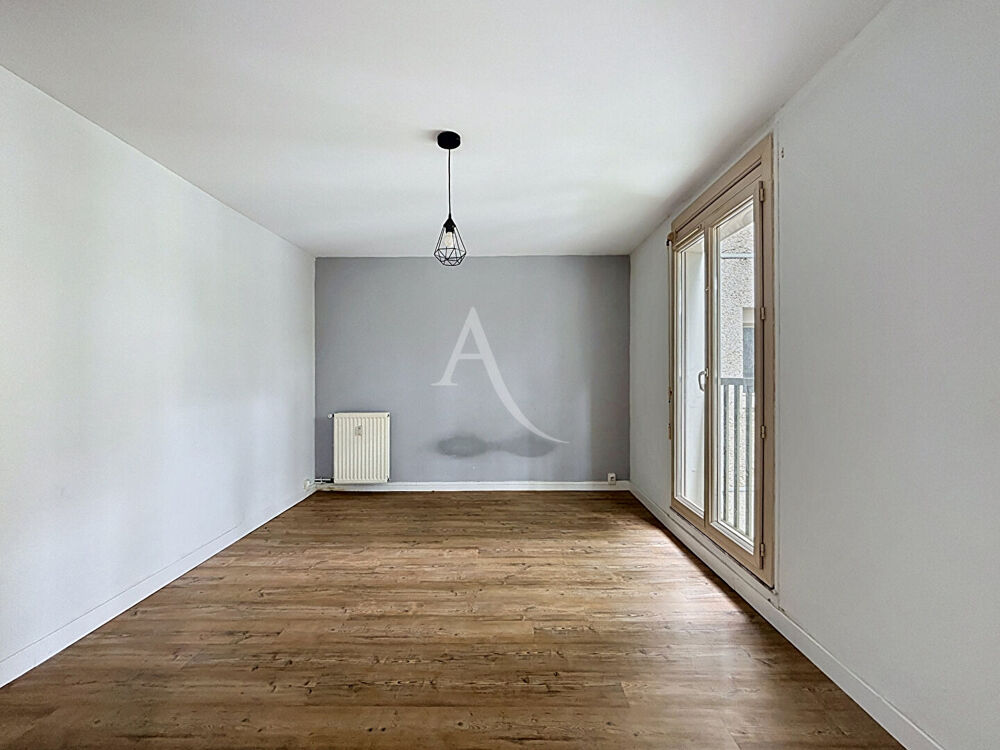Appartement T4 Avrille 4 pièce(s) 84 m2