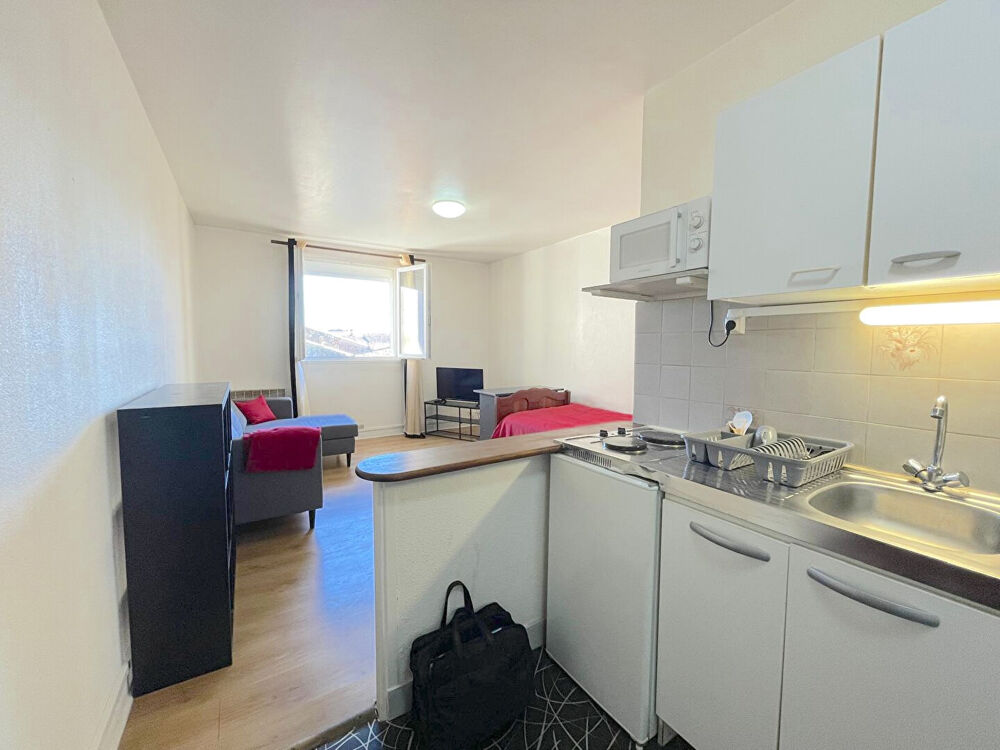 A LOUER APPARTEMENT T1 MEUBLE - CENTRE VILLE DE SAINTE FOY LA GRANDE