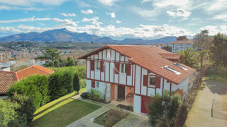  Villa � vendre 9 pi�ces 250 m�