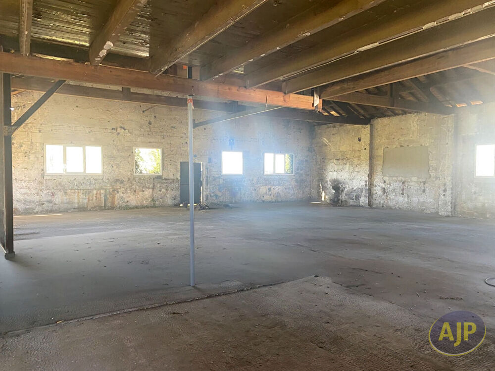 Laruscade 1 pièce(s) 300 m2