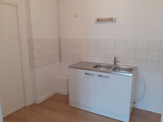  Appartement à louer 3 pièces 83 m²