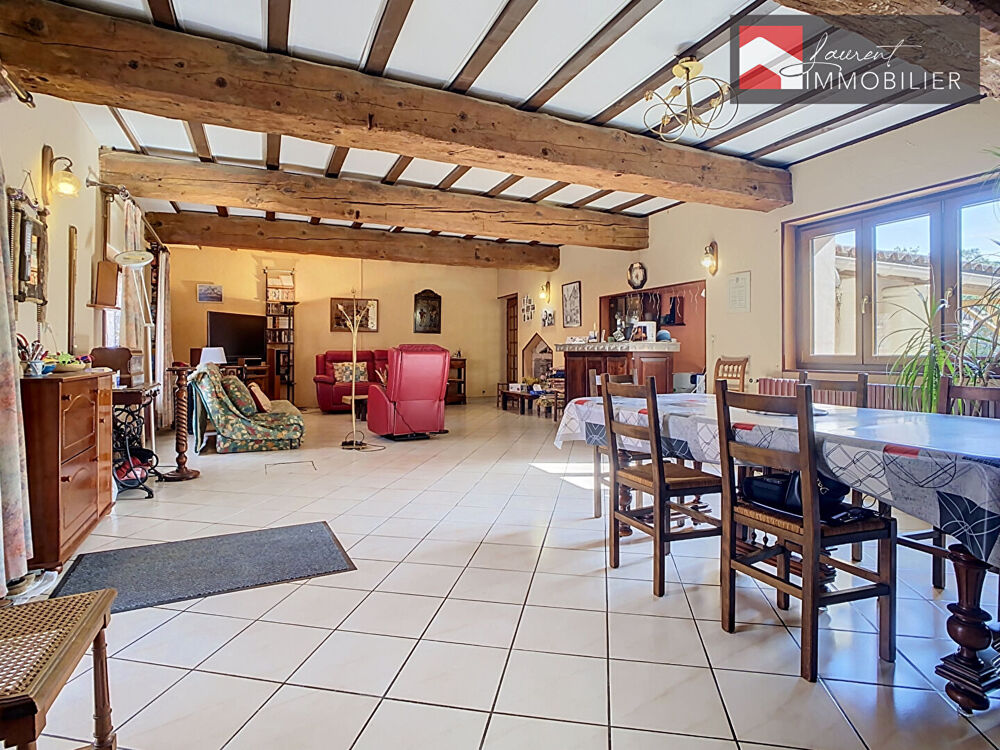 Maison familiale de 144 m² avec terrasse et jardin, Tournus