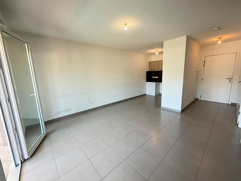 Vente Appartement Nouveauté ! 2 pièces dernier étage Plans de CARROS Carros