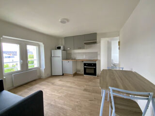  Appartement à louer 3 pièces 28 m²