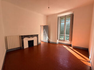  Appartement à louer 3 pièces 96 m²