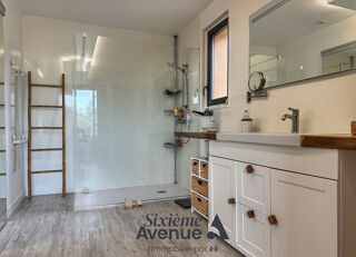  Maison  vendre 8 pices 200 m