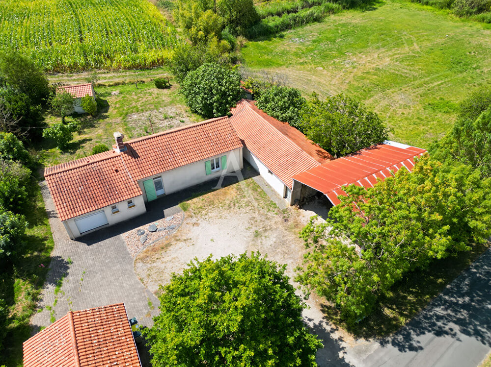 Maison 3 chambres + 261m² de dépendances