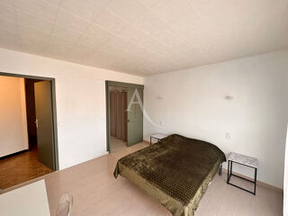 Appartement à louer 4 pièces 77 m²