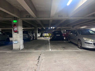  Parking / Garage à louer 