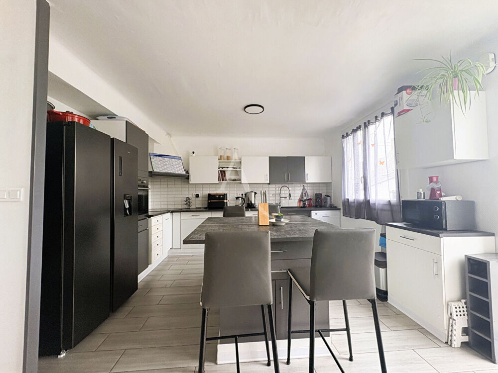 Maison familiale 178 m² au coeur d'Issé