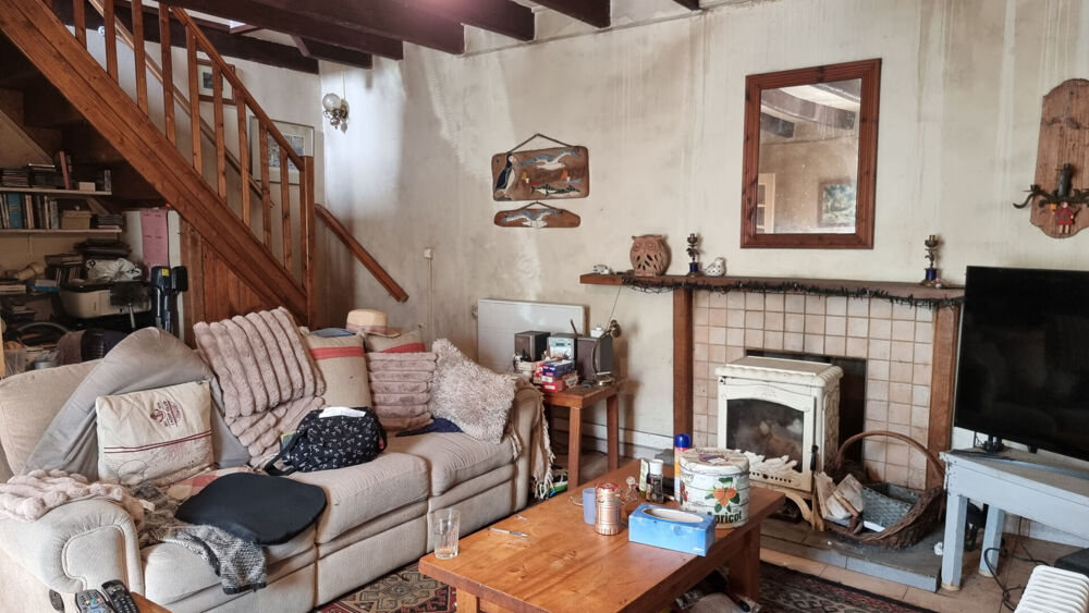 CÔTES-D'ARMOR, Proche de Bon Repos, Charmante Maison Mitoyenne 2 Chambres, Beau Potentiel