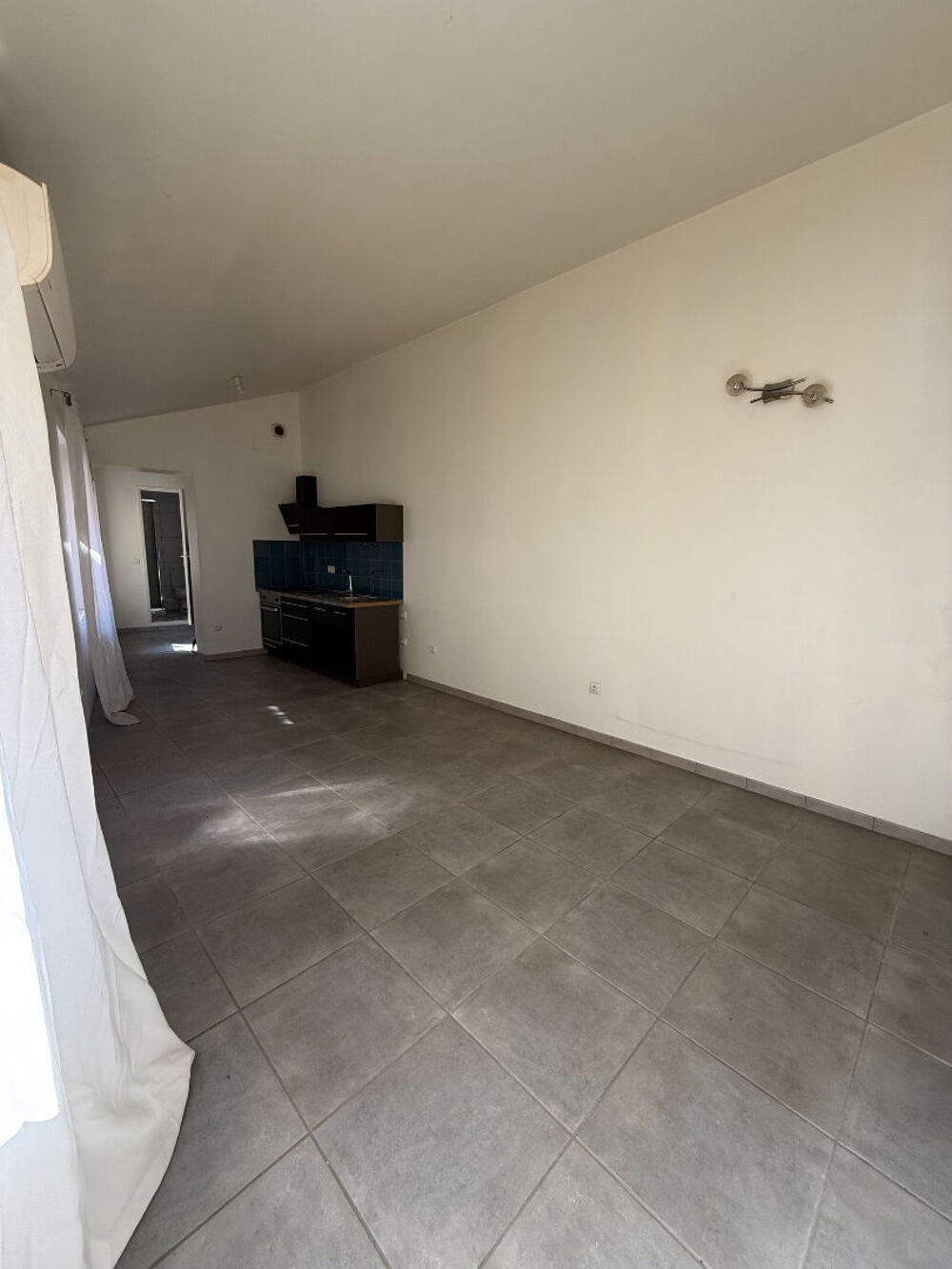 Location Appartement Vous cherchez à louer un appartement indépendant type petite maison T2 de 33 m² à Courthézon ? Courthezon