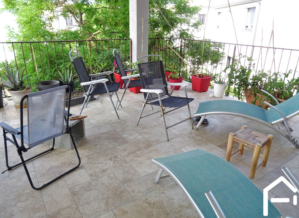 Vente Appartement ( dep 34 Poussan 34560) loft 150 m2 . place de garage . 2 terrasses Poussan