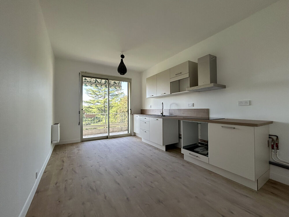 Location Appartement APPARTEMENT RENOVE ECULLY - 4 pièce(s) - 101 m2 Ecully
