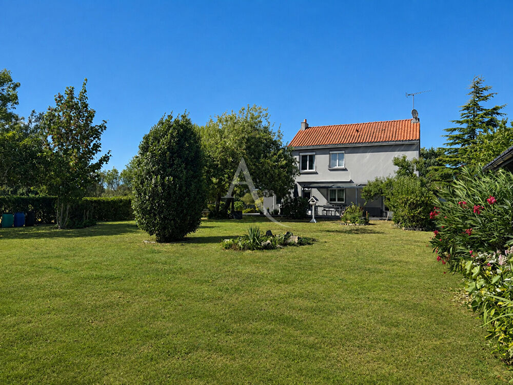 Vente Maison Maison Coueron avec grand garage et terrain Coueron