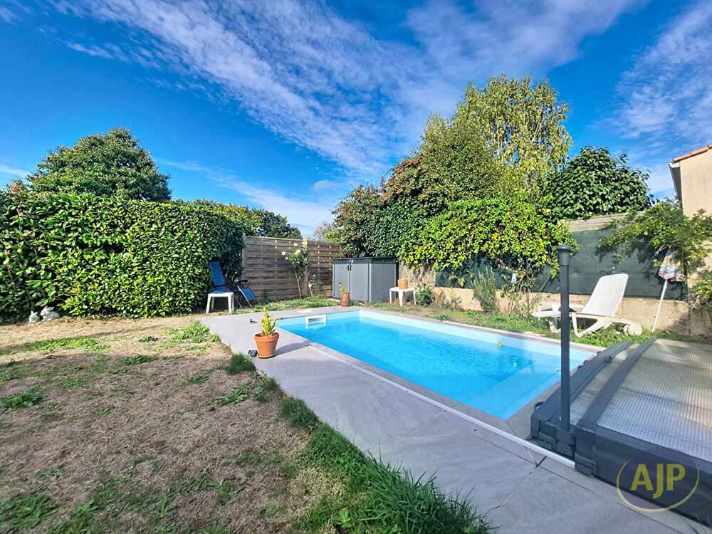 Maison avec Piscine à La Roche Sur Yon 4 pièce(s) 3 chambres 114 m2