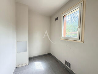  Appartement à louer 2 pièces 57 m²