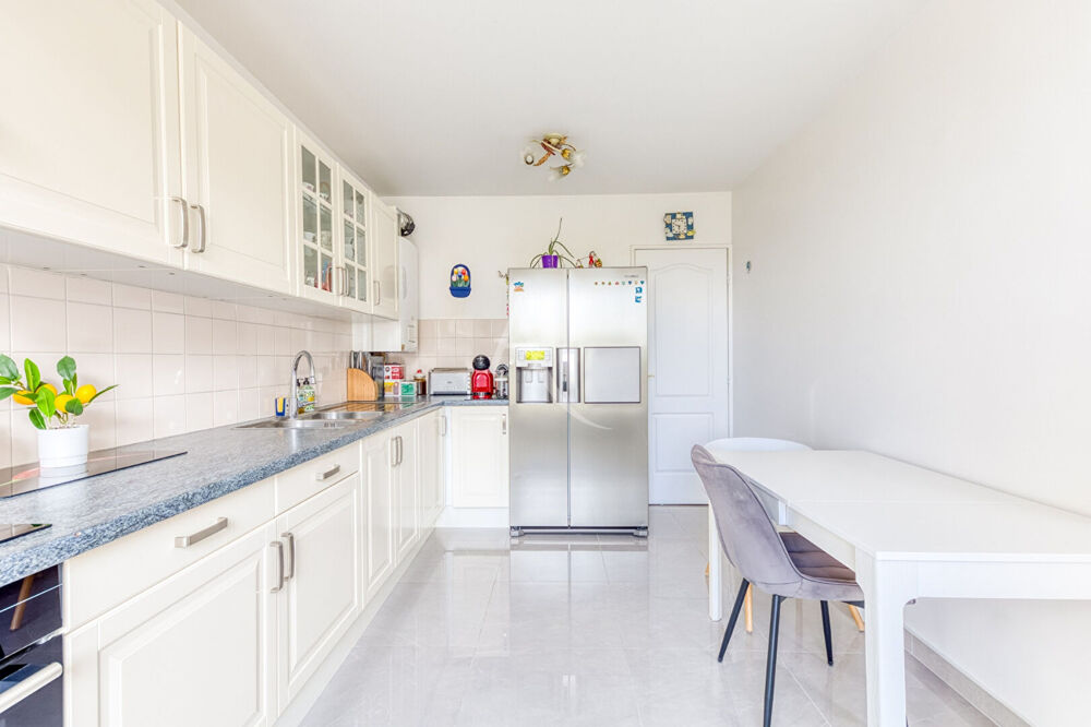 Appartement Lognes 4 pièce(s) 85m² + box secteur de la Maillière
