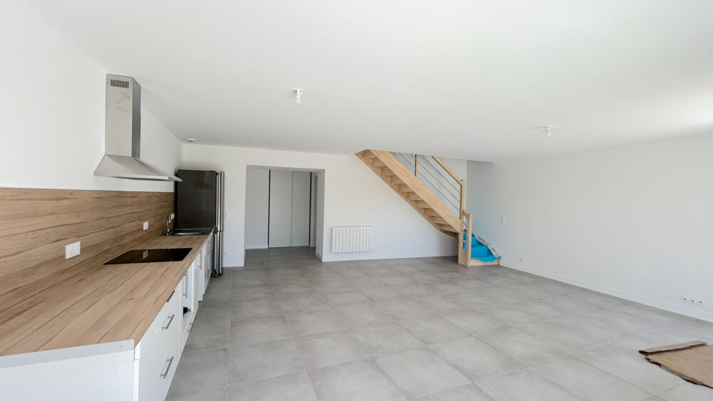 Location Maison A LOUER MAISON DE TYPE 5 AVEC TERRASSE ET JARDIN - SECTEUR SAINT ANDRE DE CUBZAC Saint andre de cubzac