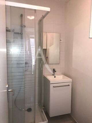  Appartement à louer 2 pièces 33 m²