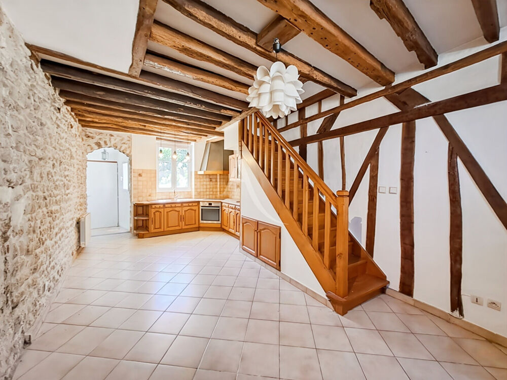 Maison de Ville 3 pièces, 2 chambres, cour privative, hyper centre d'ETRECHY
