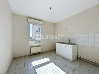  Appartement à louer 3 pièces 78 m²