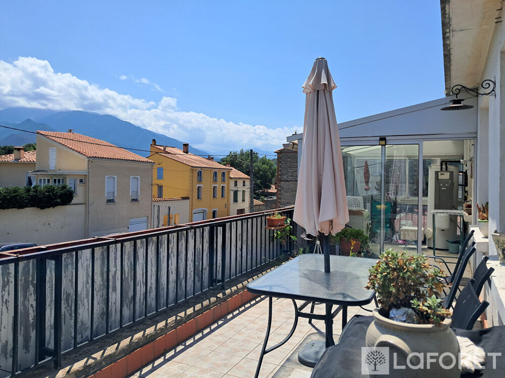 Vente Immeuble Local commercial  et appartement  4 pièces à Vinca Vinca