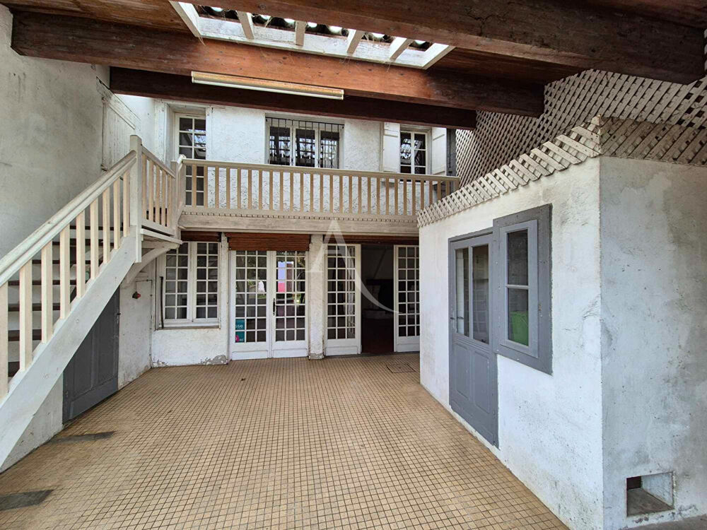 Maison 9 pièces 184 m² · à Villeneuve de Marsan · 184 m² · 155 000 €