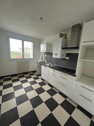  Appartement à louer 3 pièces 62 m²