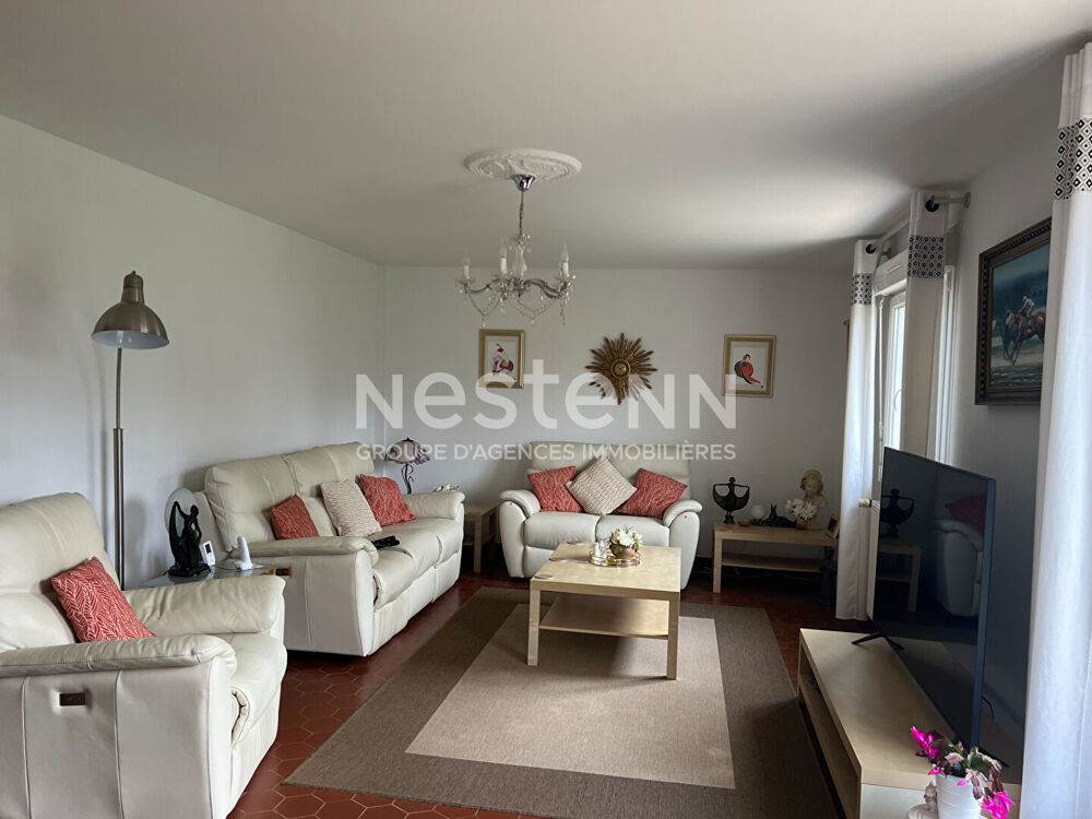 Maison familiale à proximité du bourg de PLEUCADEUC