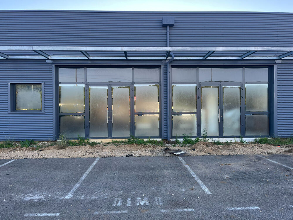   Local commercial 174M² - ZAC ECOLE-VALENTIN 
