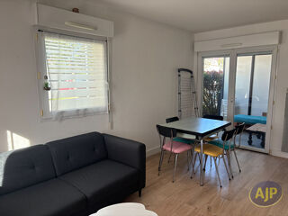  Appartement à louer 3 pièces 55 m²