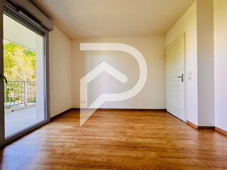  Appartement à louer 3 pièces 65 m²