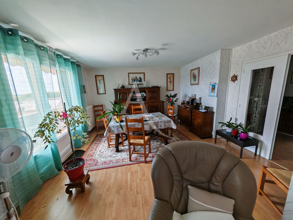 EN VENTE FOURCHAMBAULT: APPARTEMENT, 2 CHAMBRES, ASCENCEUR, CAVE ET PARKING