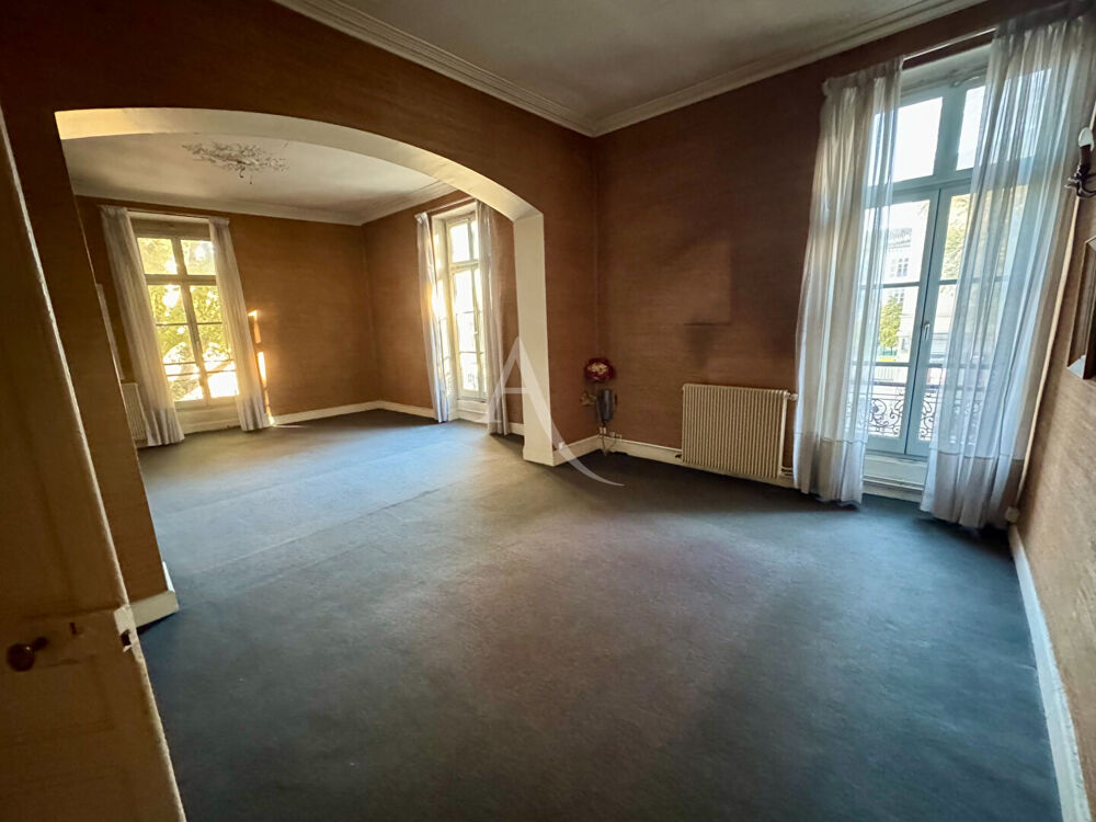 Vente Appartement Appartement Nimes 5 pièce(s) 148.87 m2 Nimes