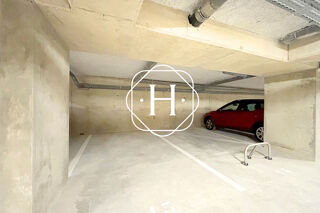 Parking / Garage à louer 