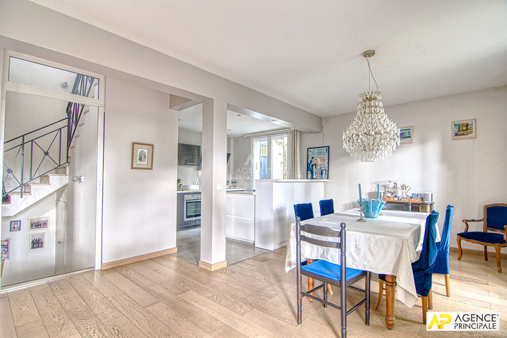 Vente Maison Versailles Butte Montbauron maison 7 pièces 225 m² habitables sur parcelle de 821 m² avec garage  2 voitures Versailles