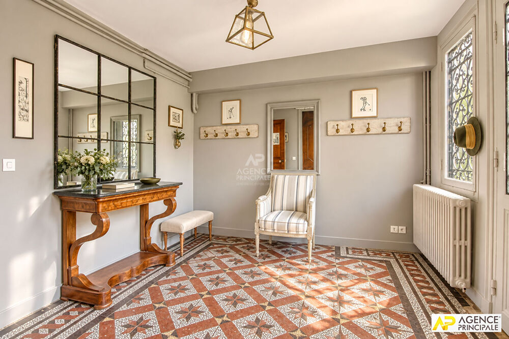 Vente Maison Versailles Rive-Droite Maison 7 pièces 196 m² au sol sur parcelle de 388m² avec terrasse, jardin, cave et garage Versailles