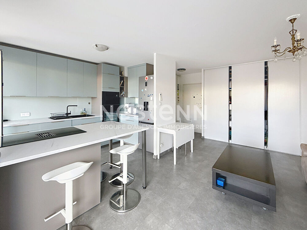 Vente Appartement Grand Appartement T2 avec une chambre, grande terrasse Parking privé Piscine - 69500 BRON Bron
