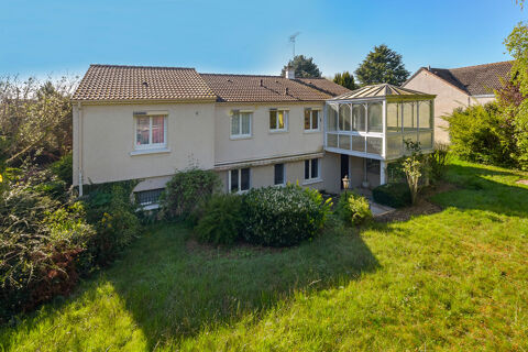   Pavillon 5 chambres sur sous sol total Maison - 7 pi�ce(s) - 197 m�