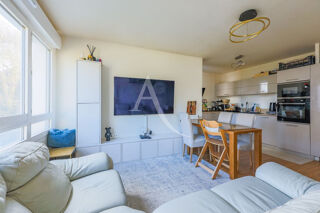 Vente Appartement Romainville - Place du Marché | 4 pièces, balcon et parking double Romainville