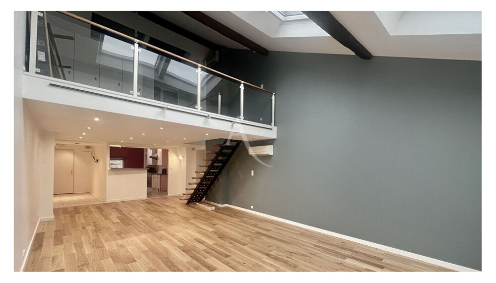 Appartement duplex sur la Place des Vosges