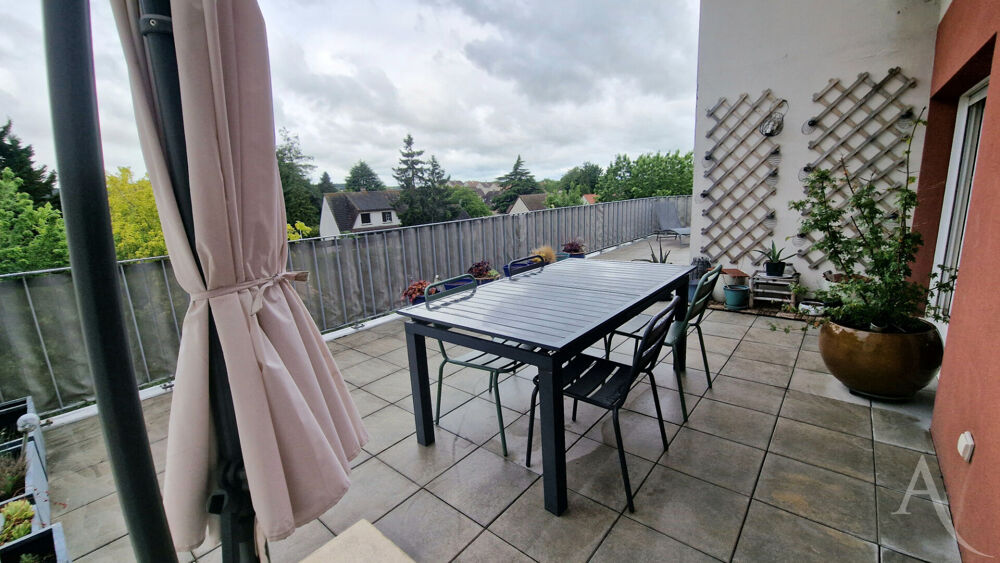 Bel appartement F3 avec une terrasse de 60m² Dernier étage