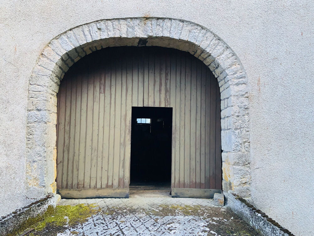 Vente Maison Ferme avec pont de grange à rénover Montrond le chateau