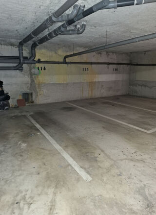  Parking / Garage � louer 