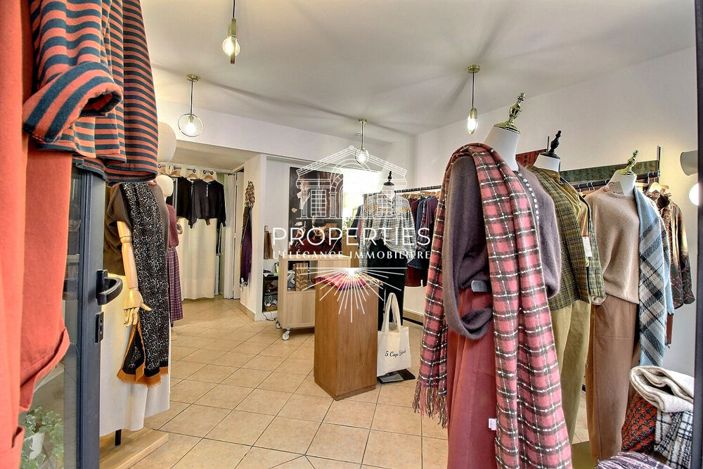   LE LAVANDOU - HYPER CENTRE - CESSION DE BAIL - BOUTIQUE CLIMATISÉE 25 M² - EXCELLENT ETAT Le lavandou