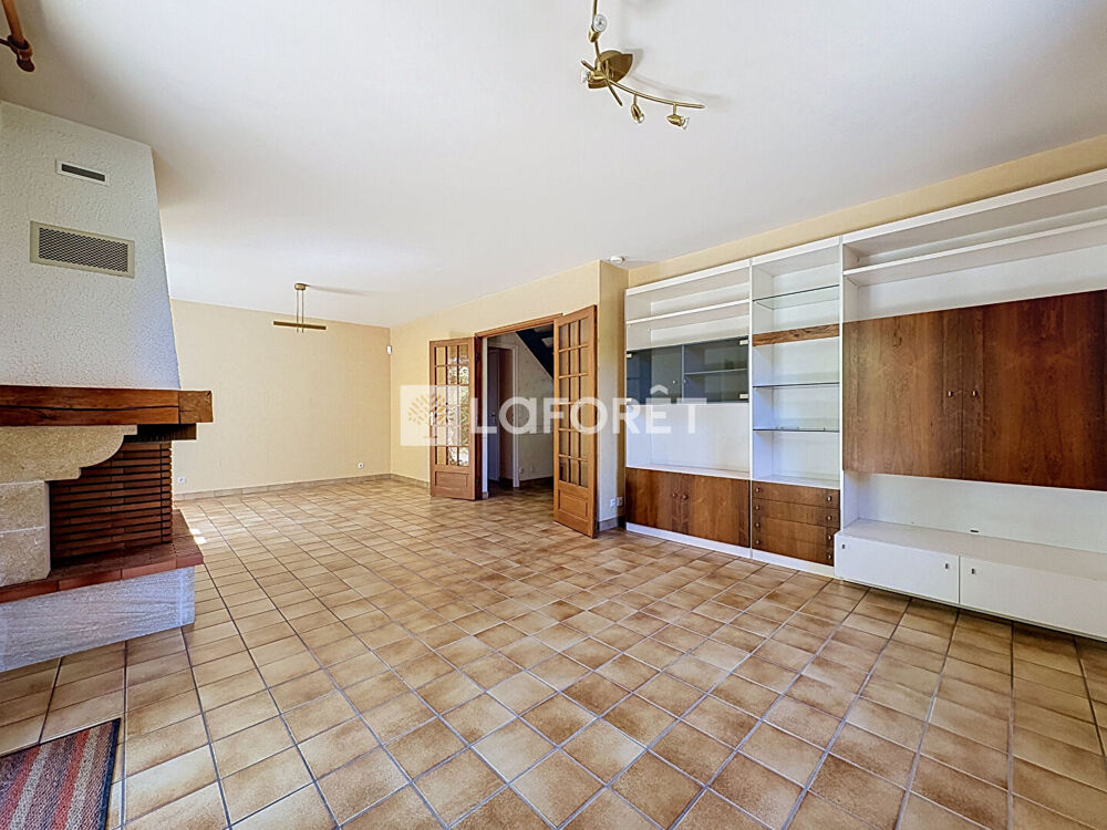 Maison Saint Denis Les Bourg 8 pièces 152 m2