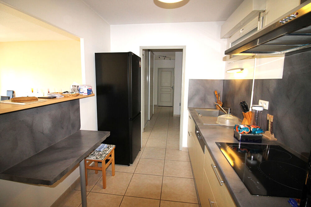 NIMES EXCLUSIVITE Dans une résidence LE TIEPOLO beau P3 d'environ 83m² avec terrasse, parking et piscine.