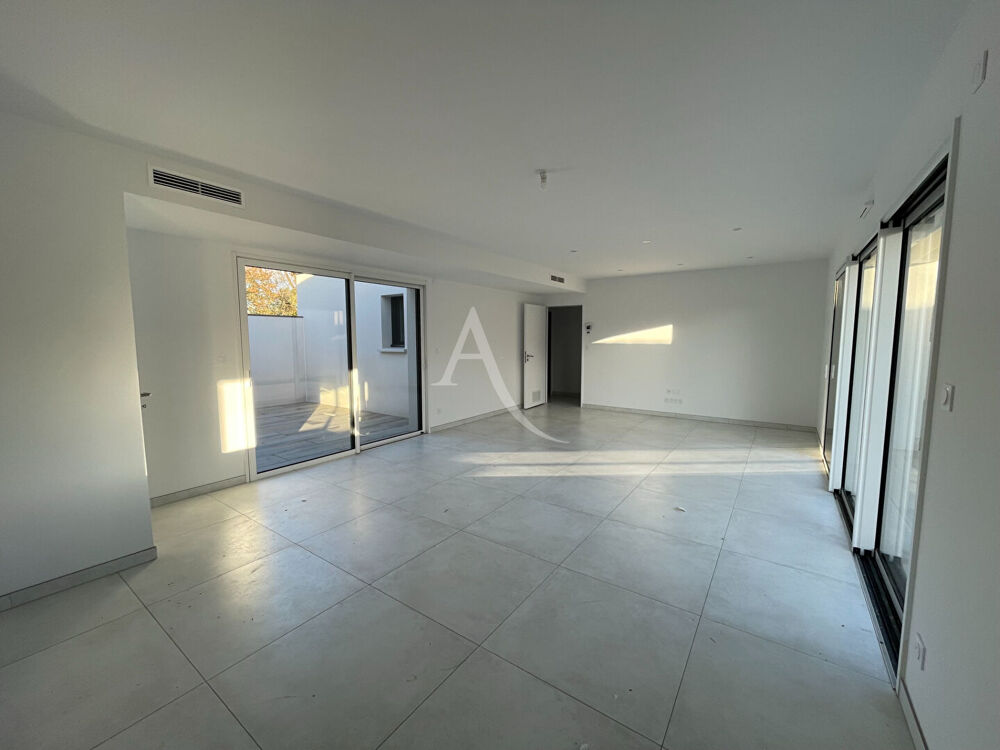 Maison Saint Hilaire La Foret 4 pièce(s) 111 m2